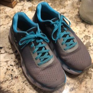Hoka one size 9 elevon